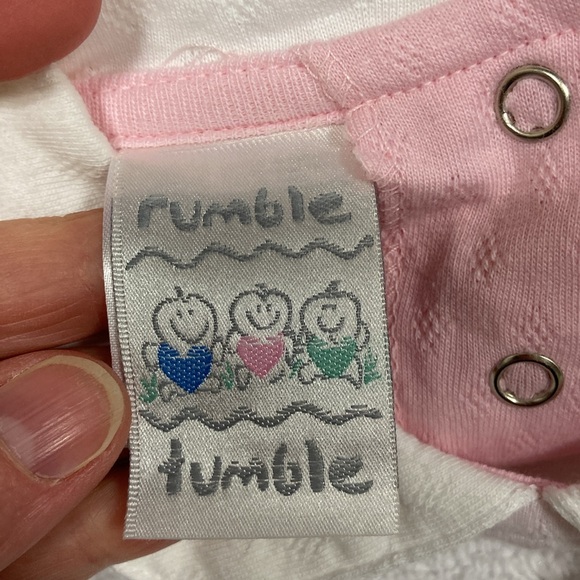 NWT Rumble Tumble 2 pc footed romper and hat girls 6/9m - Picture 6 of 7